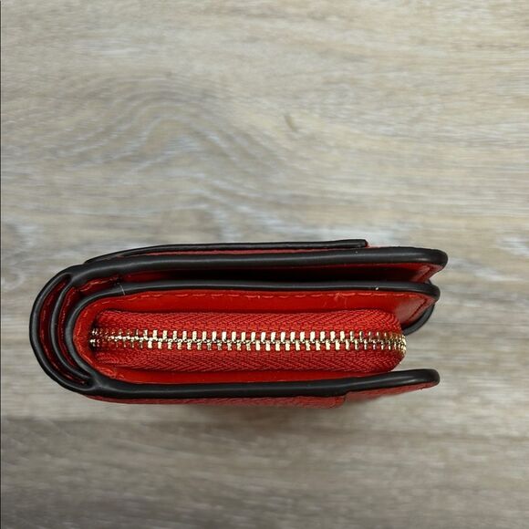 1008-5056 Michael Kors Vibrant Red Leather Wallet - Picture 4 of 12